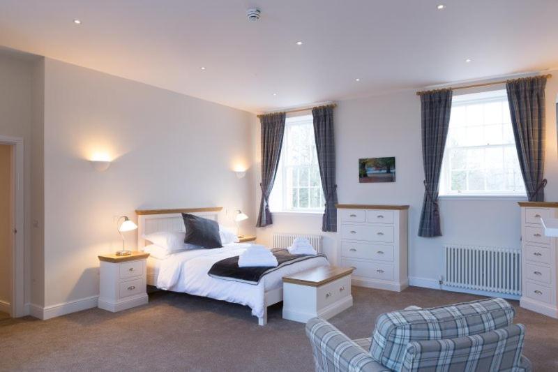 Netherby Hall Apartment *